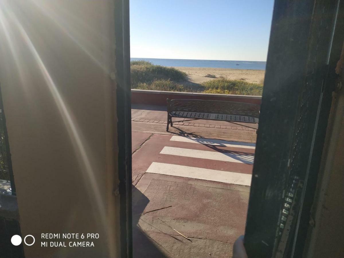Mirando Al Mar. Primera Linea De Playa Исла Канела Екстериор снимка